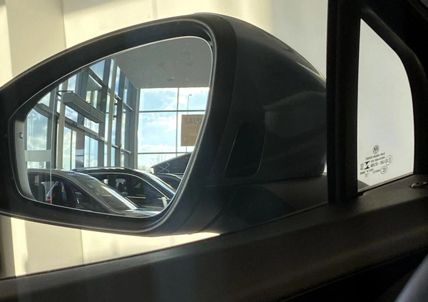 Volkswagen ID.4 cena 149900 przebieg: 25813, rok produkcji 2022 z Mogilno małe 742